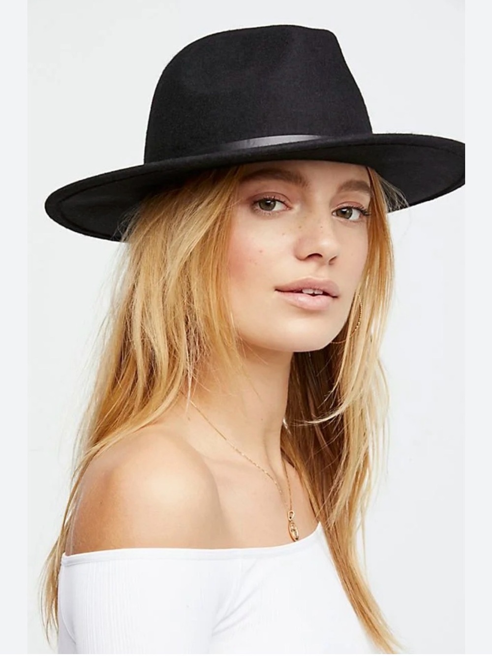 FREE PEOPLE Classic Black Wide-Brim Felt Fedora with Leather Band